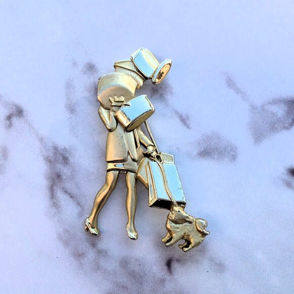 Christmas Brooch High Heeled Lady Struggles w Dog & Multiple Gift Boxes Vintage - Picture 4 of 8